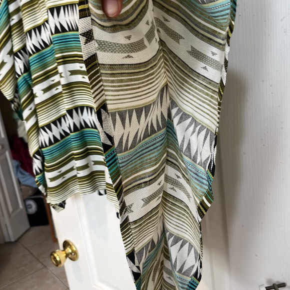Aztec Poncho Style Top -SZ XS/S - Picture 5 of 9
